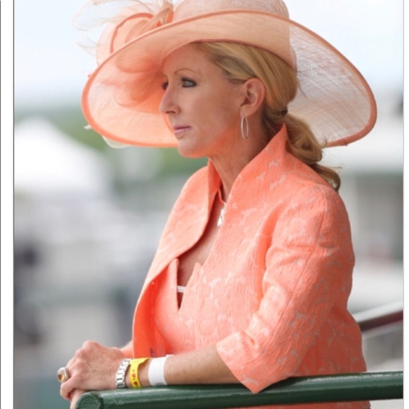 Meet your Posher, Debbie - Picture 2 of 6